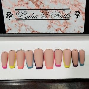 Nude neon matte press-on nails